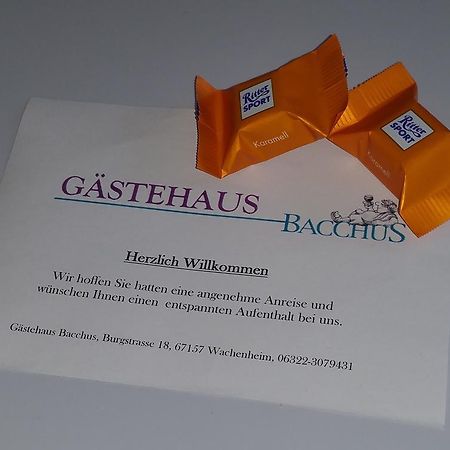 Gaestehaus Bacchus วาเคนไฮม์ อัน แดร์ไวน์ชตราสเซอ ภายนอก รูปภาพ