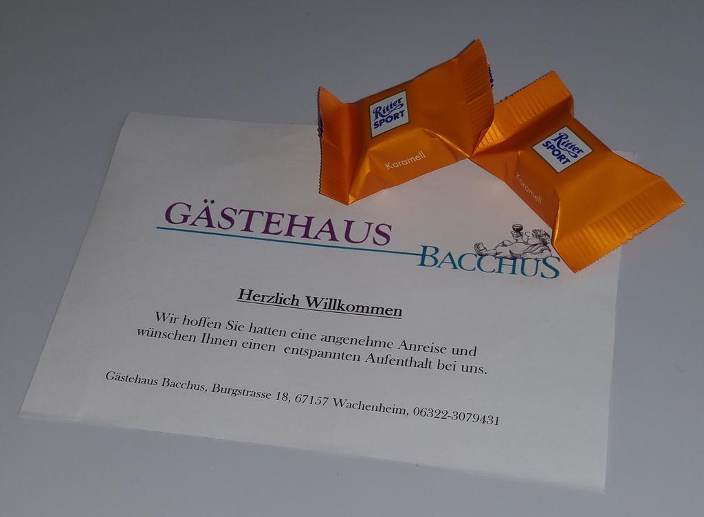Gaestehaus Bacchus วาเคนไฮม์ อัน แดร์ไวน์ชตราสเซอ ภายนอก รูปภาพ